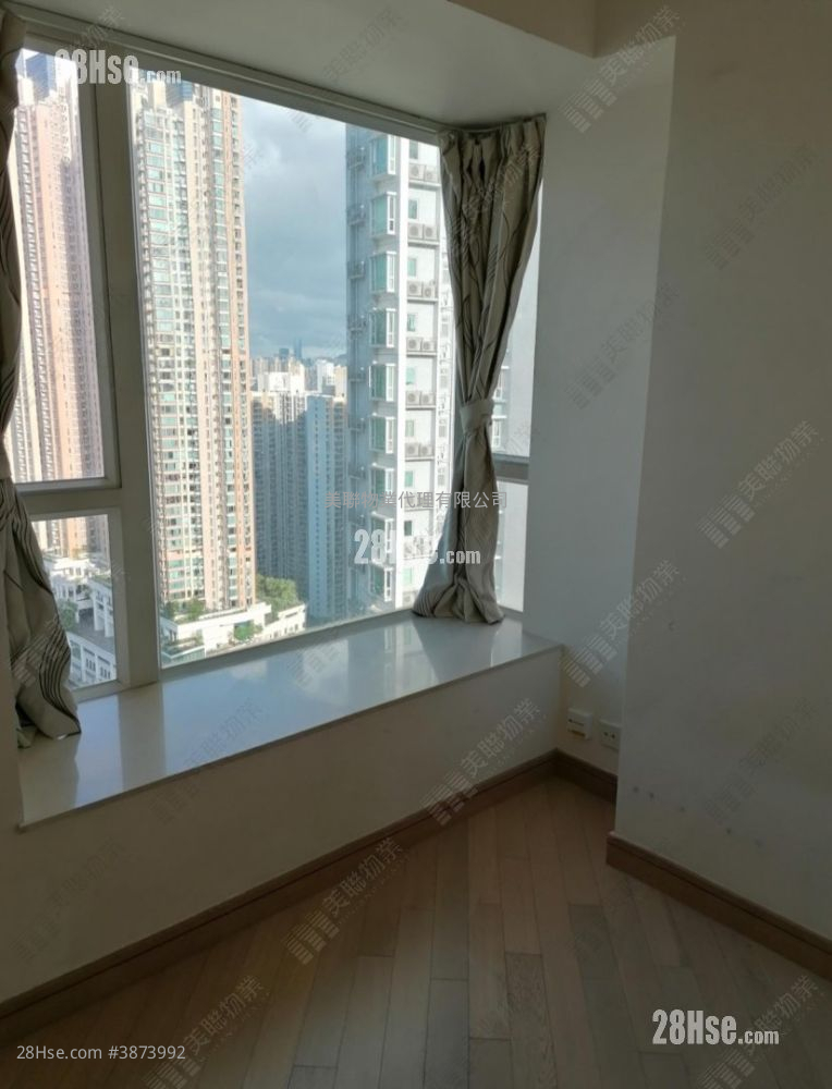 Florient Rise Rental 2 Bedrooms , 1 Bathroom 453 ft² ( 42.1 m² )