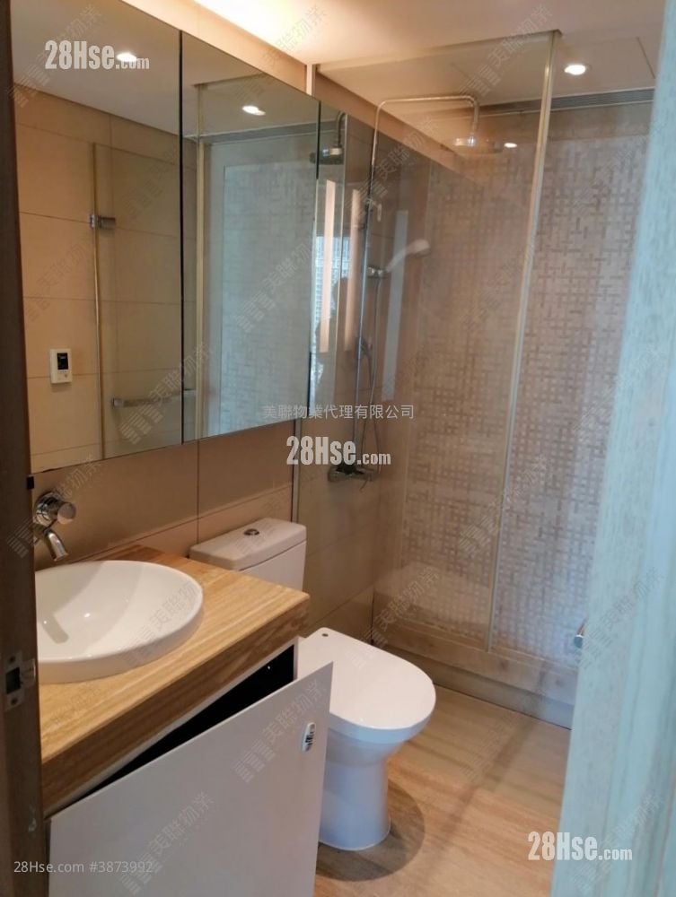 Florient Rise Rental 2 Bedrooms , 1 Bathroom 453 ft² ( 42.1 m² )