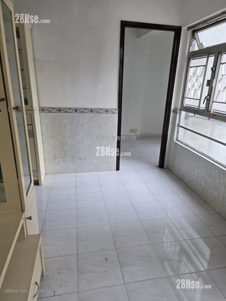 东蔚苑 售盘 2 房 318 平方尺 ( 29.5 平方米 )