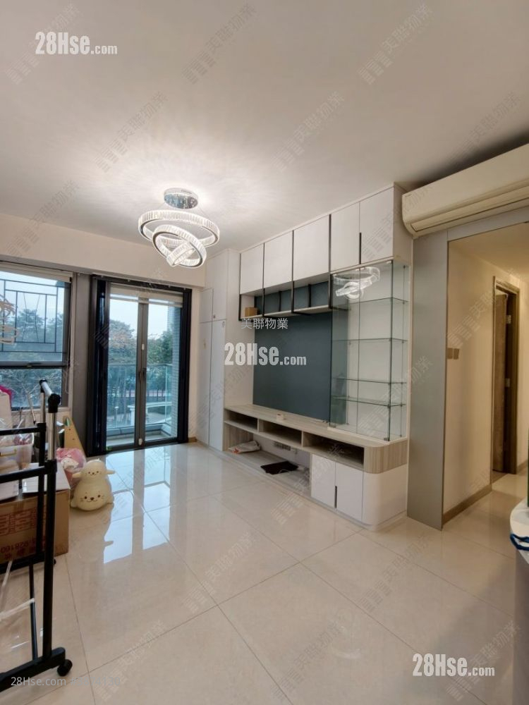Aurora Rental 3 Bedrooms , 2 Bathrooms 690 ft² ( 64.1 m² )