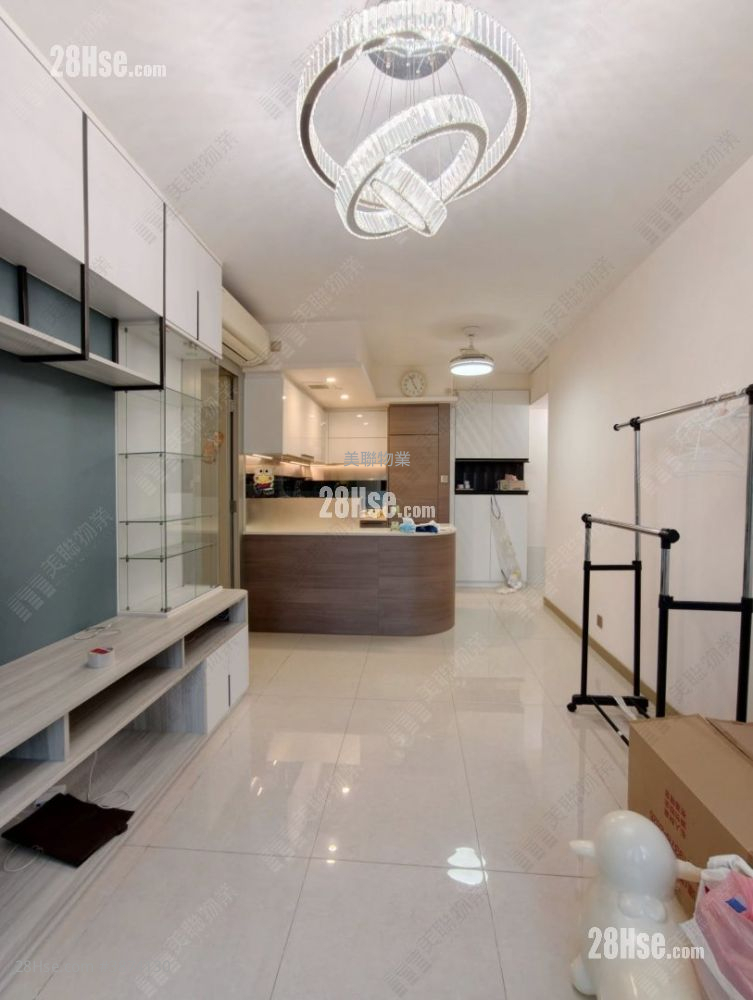 Aurora Rental 3 Bedrooms , 2 Bathrooms 690 ft² ( 64.1 m² )