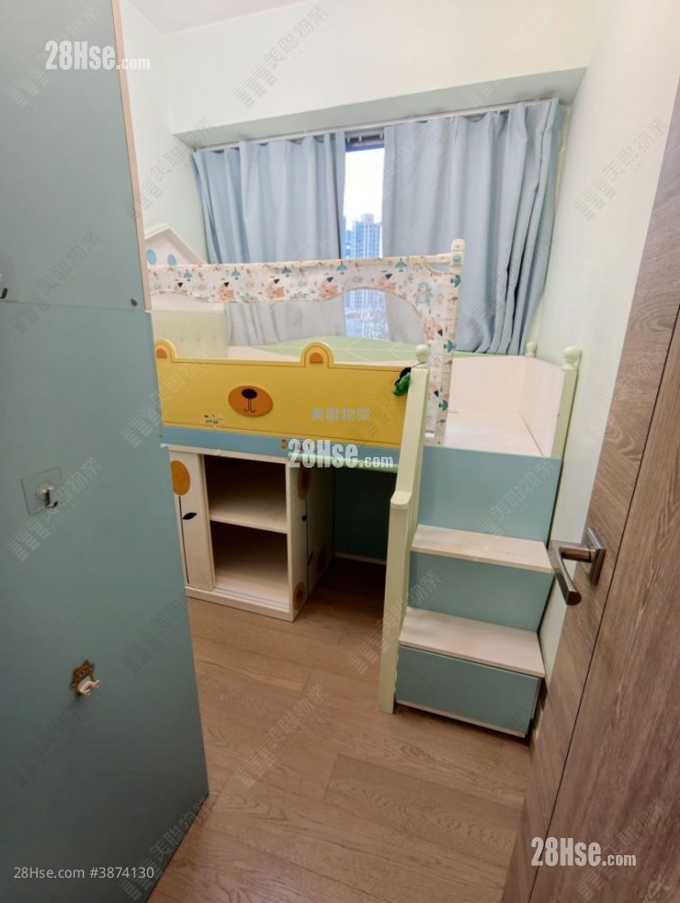 Aurora Rental 3 Bedrooms , 2 Bathrooms 690 ft² ( 64.1 m² )