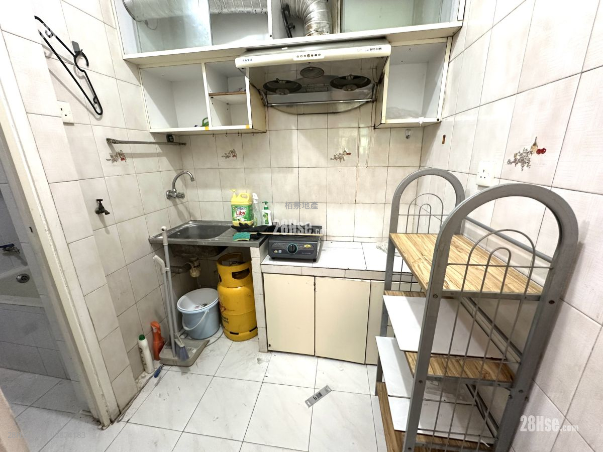 Wing Hing Building Sell 2 Bedrooms , 1 Bathroom 357 ft² ( 33.2 m² )