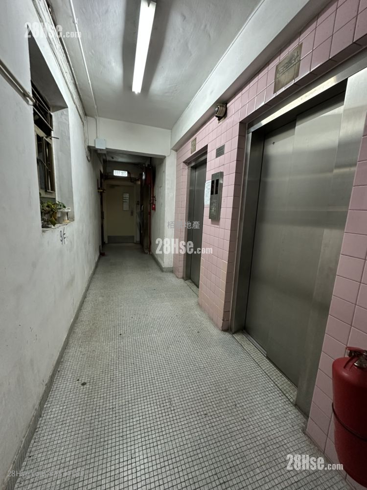 Wing Hing Building Sell 2 Bedrooms , 1 Bathroom 357 ft² ( 33.2 m² )