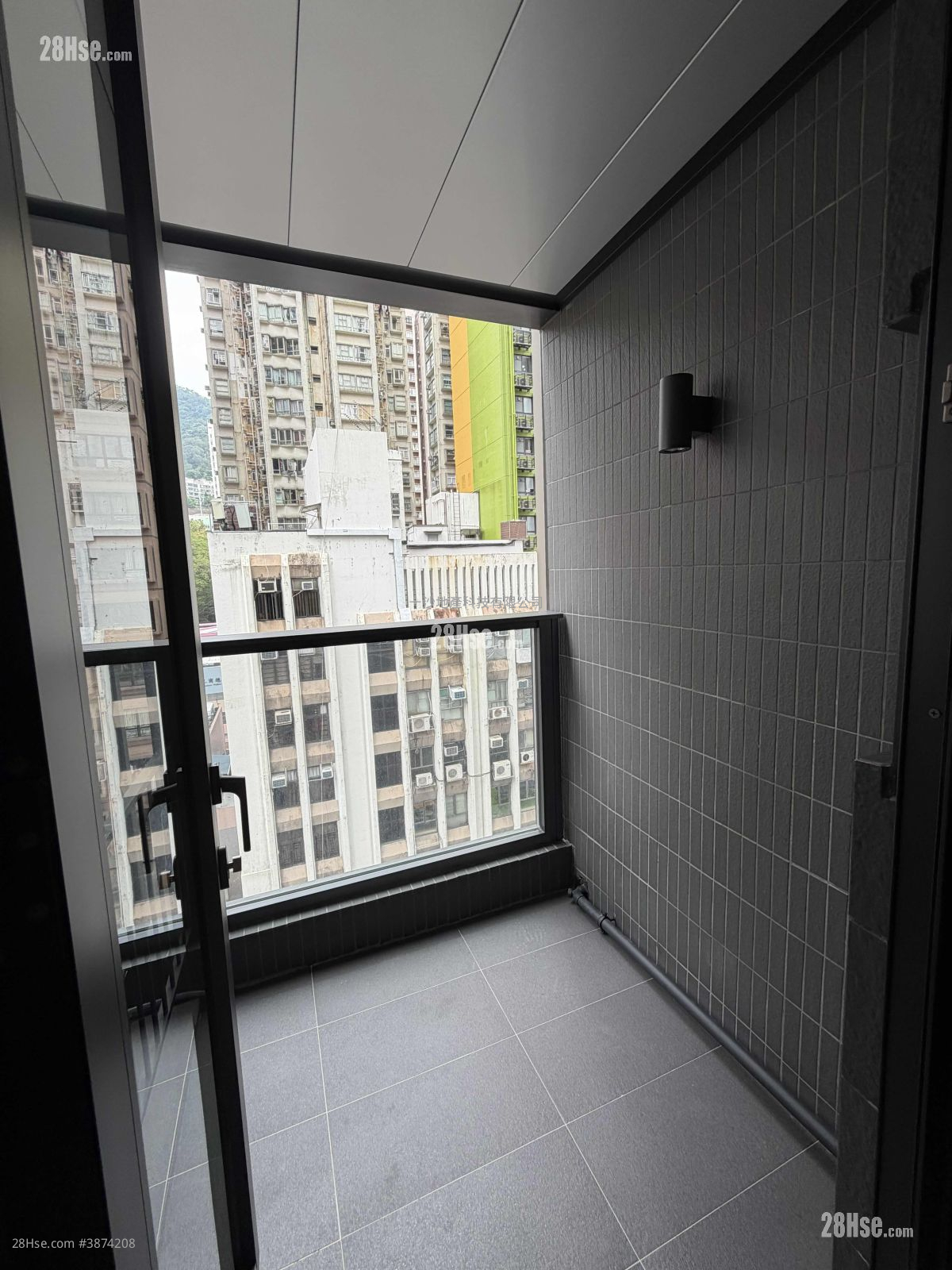 Soyo Square Rental 177 ft² ( 16.4 m² )