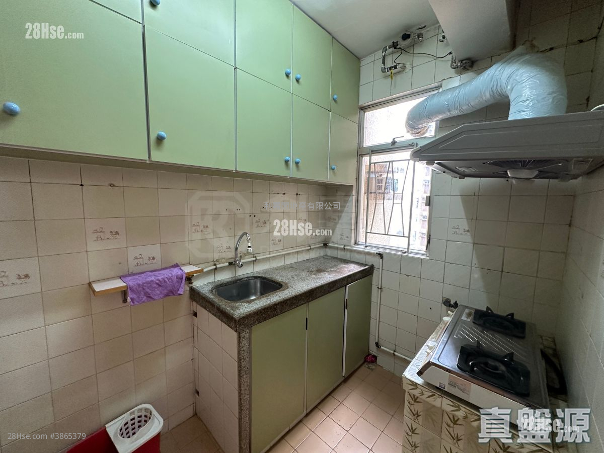Tuen Mun Town Plaza Rental 2 Bedrooms , 1 Bathroom 392 ft² ( 36.4 m² )
