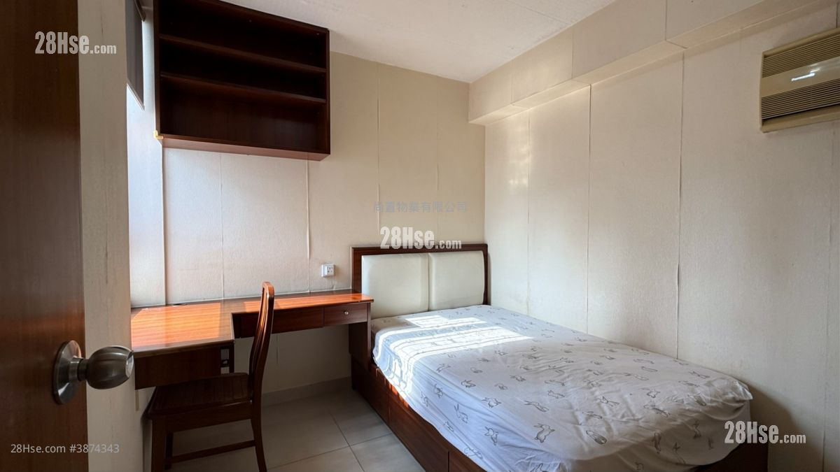 Kornhill Garden Sell 2 Bedrooms , 1 Bathroom 484 ft² ( 45.0 m² )