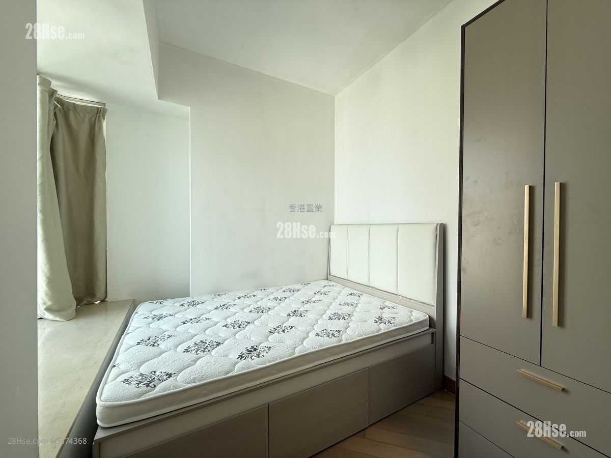 Florient Rise Rental 2 Bedrooms , 1 Bathroom 453 ft² ( 42.1 m² )