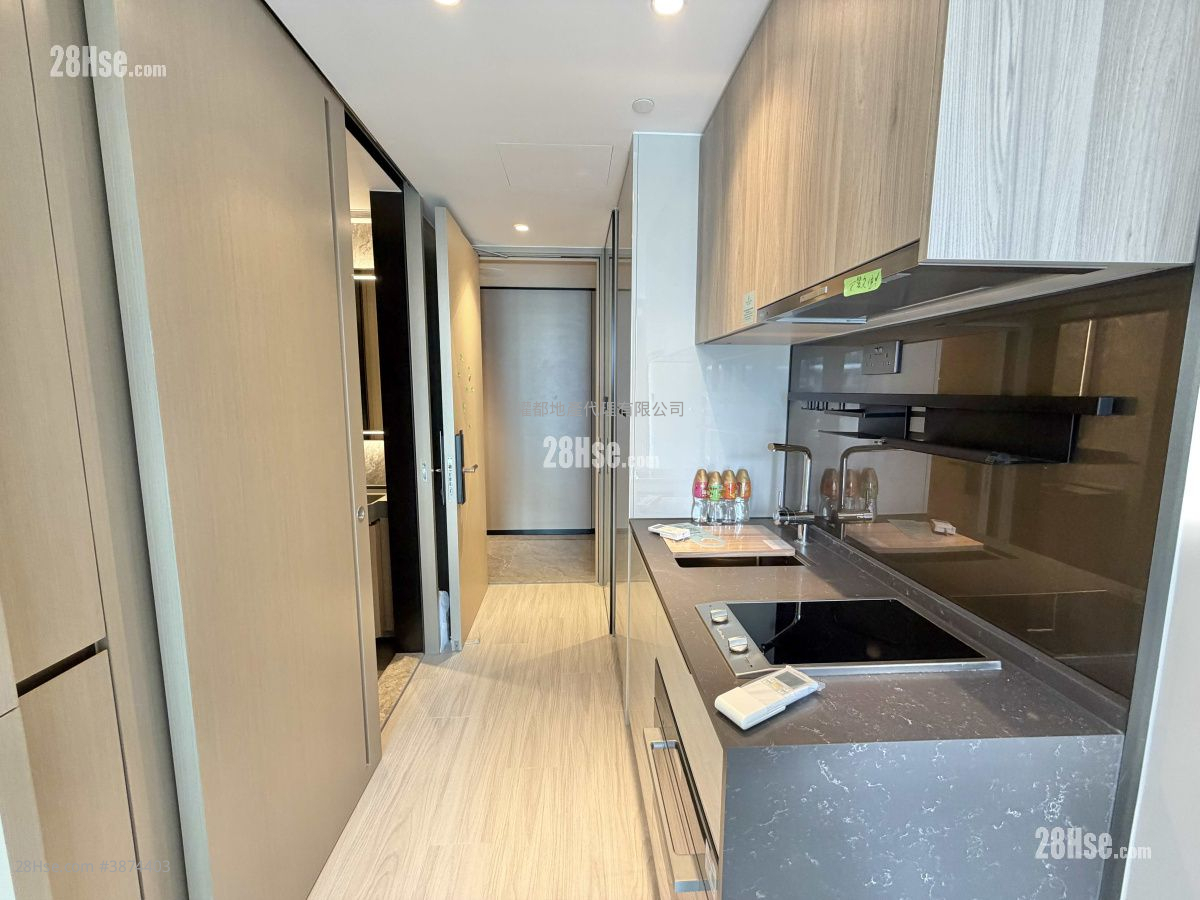 Twin Victoria Rental Studio , 1 Bathroom 250 ft² ( 23.2 m² )
