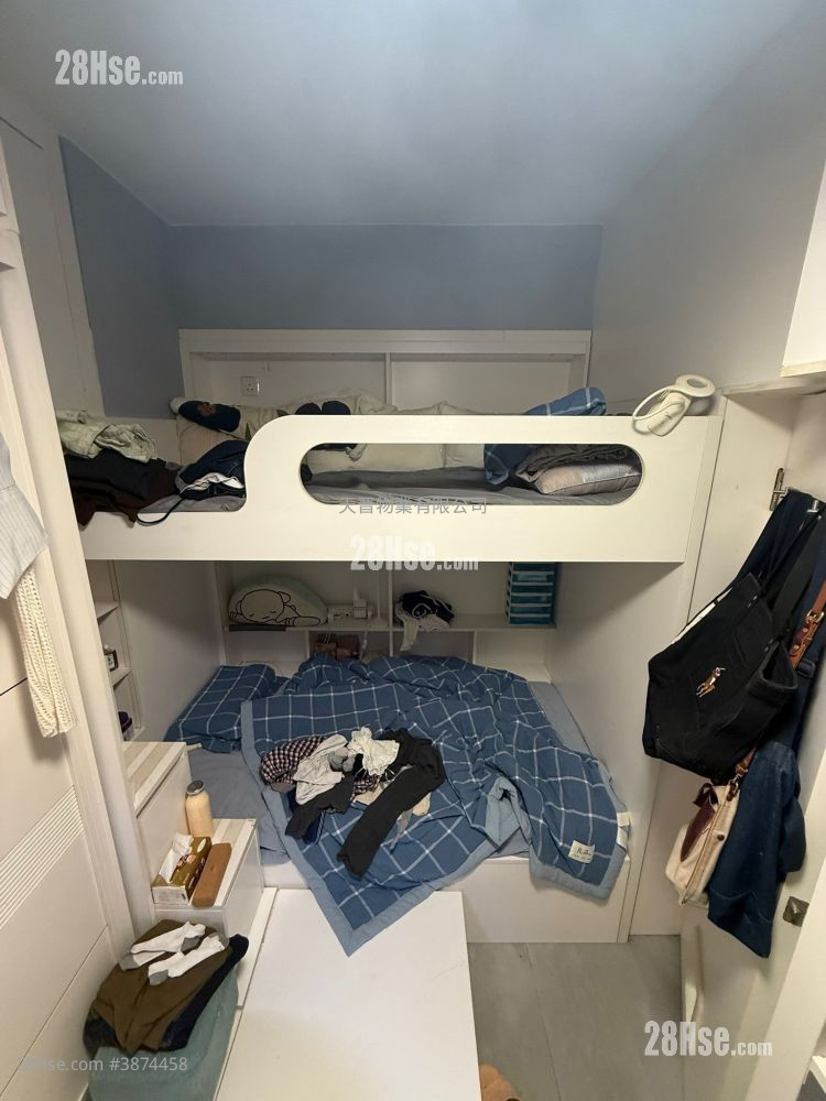 United Building Sell 2 Bedrooms , 1 Bathroom 287 ft² ( 26.7 m² )