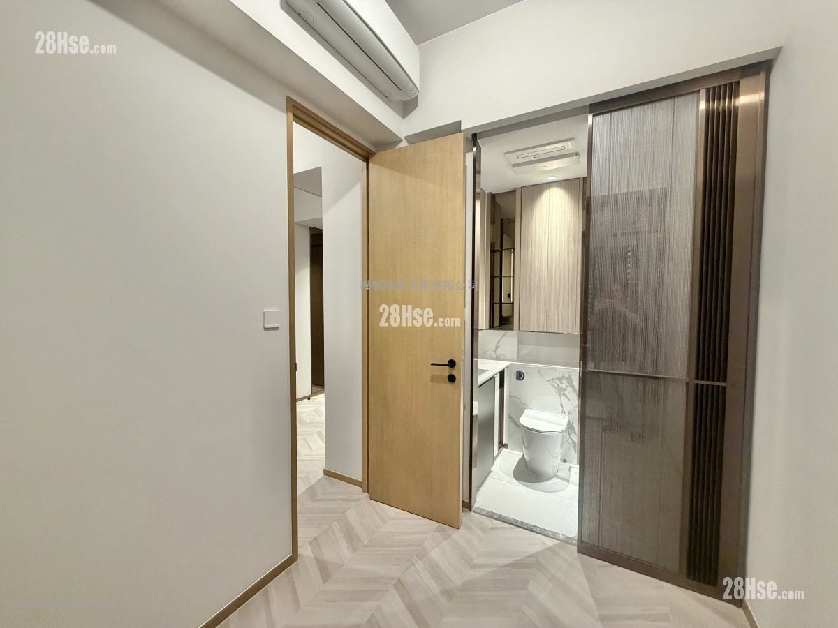 Eight Southpark Rental 1 Bedroom , 1 Bathroom 258 ft² ( 24.0 m² )
