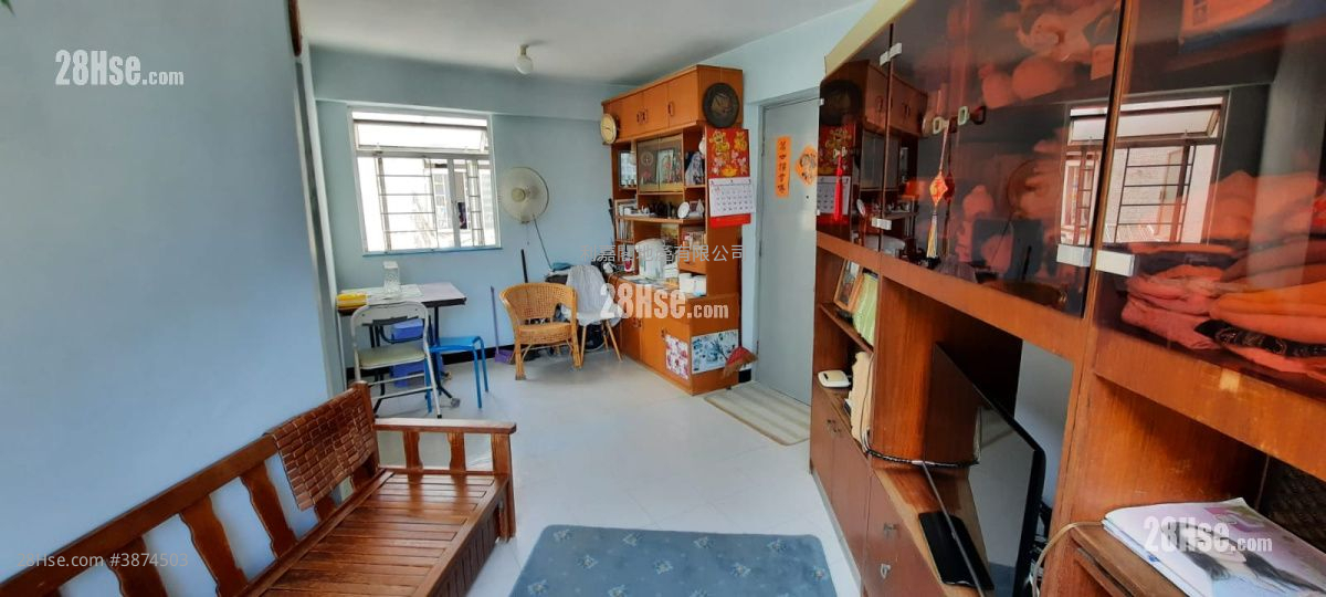 Kornhill Garden Sell 2 Bedrooms , 1 Bathroom 431 ft² ( 40.0 m² )