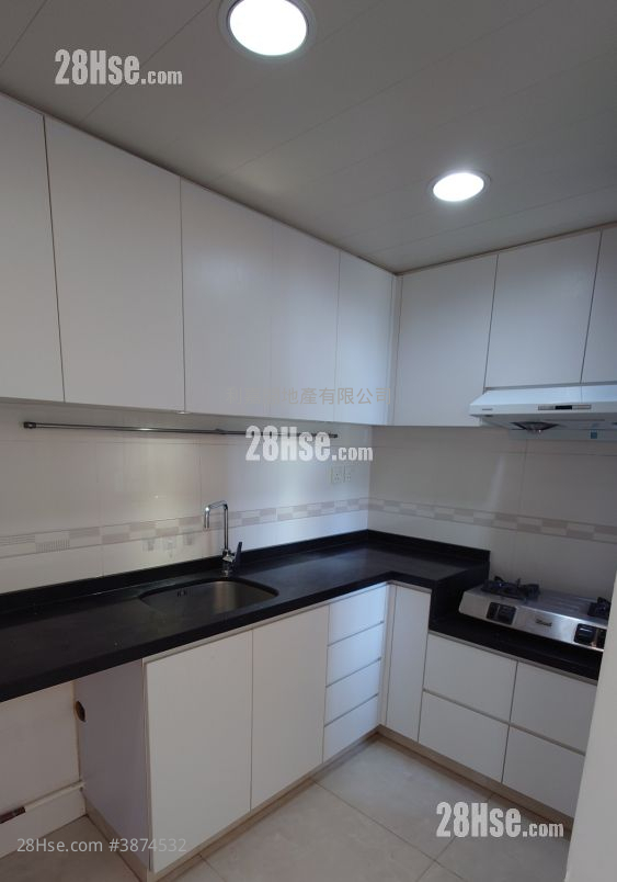 Heng Fa Chuen Sell 4 Bedrooms , 2 Bathrooms 826 ft² ( 76.7 m² )