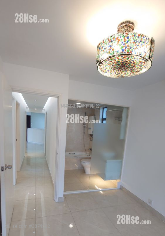 Heng Fa Chuen Sell 4 Bedrooms , 2 Bathrooms 826 ft² ( 76.7 m² )