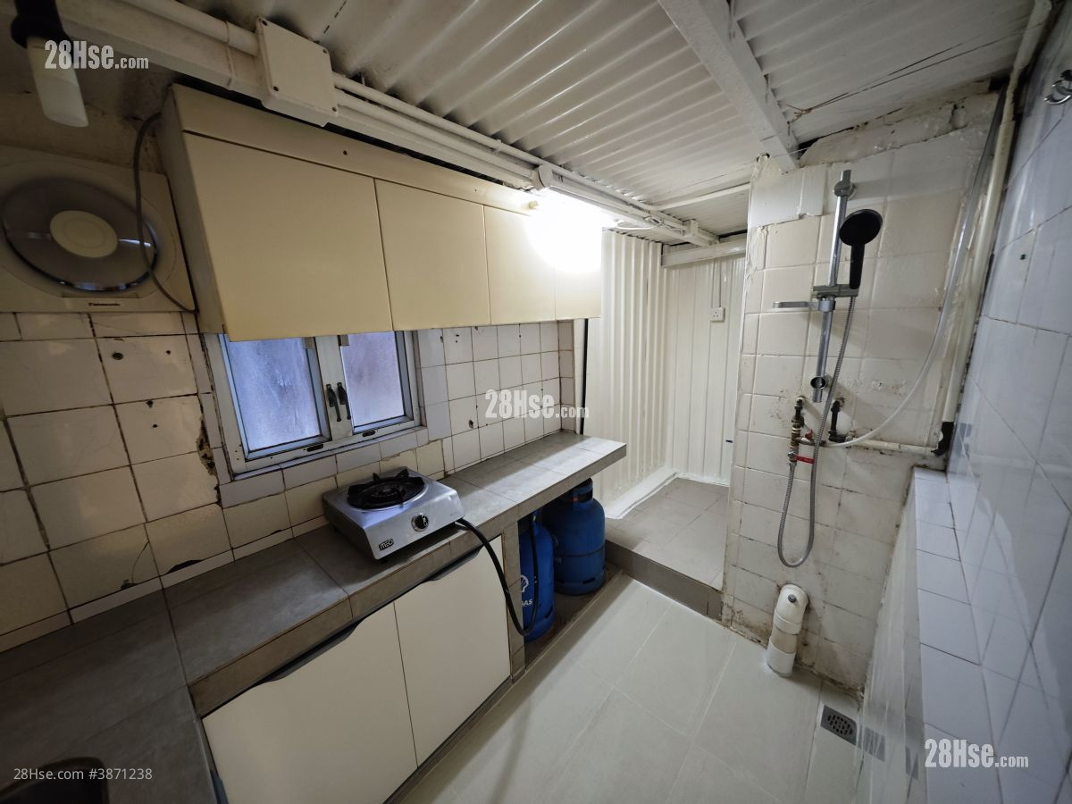 San Wai Tsuen Rental Studio , 1 Bathroom 300 ft² ( 27.9 m² )