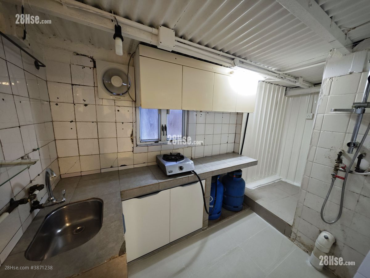 San Wai Tsuen Rental Studio , 1 Bathroom 300 ft² ( 27.9 m² )