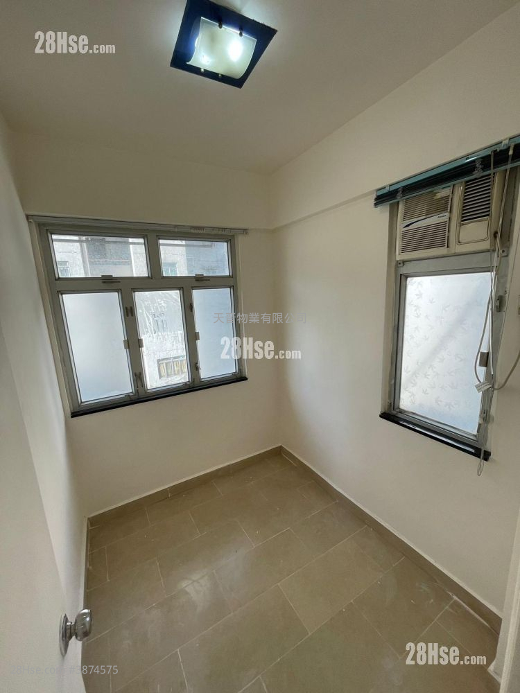 Fu Yip Building Sell 2 Bedrooms , 1 Bathroom 253 ft² ( 23.5 m² )