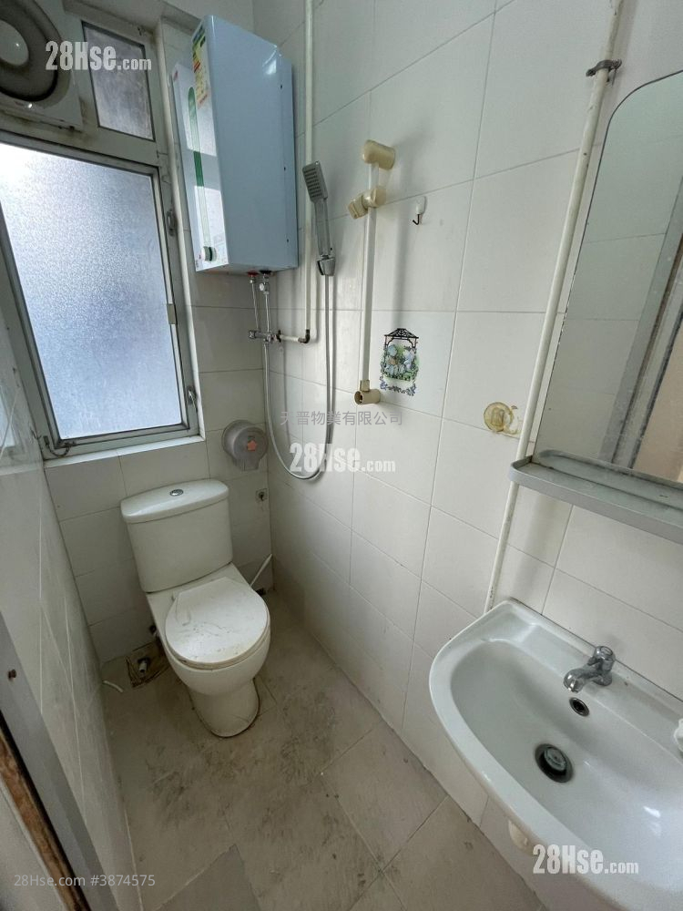 Fu Yip Building Sell 2 Bedrooms , 1 Bathroom 253 ft² ( 23.5 m² )