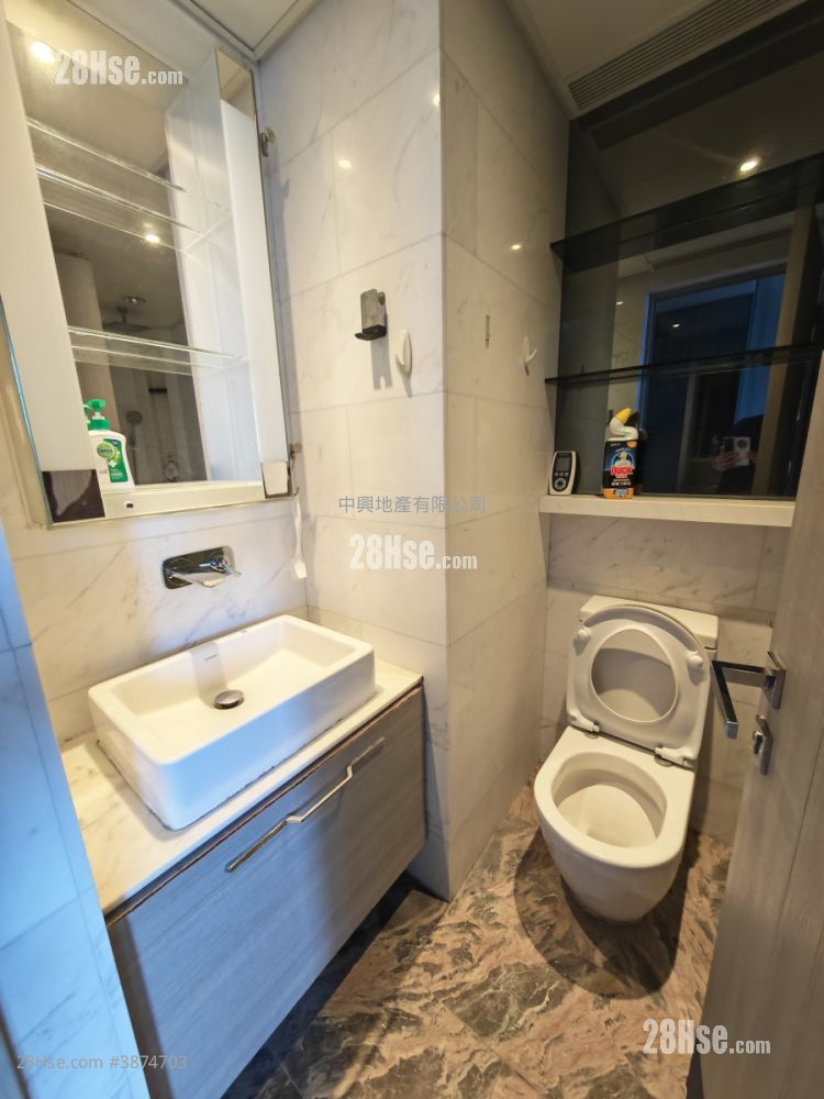 Parkes Residence Rental Studio , 1 Bathroom 248 ft² ( 23.0 m² )