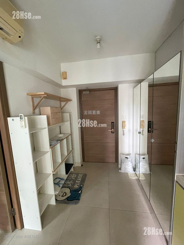 City 18 Rental 1 Bedroom , 1 Bathroom 248 ft² ( 23.0 m² )