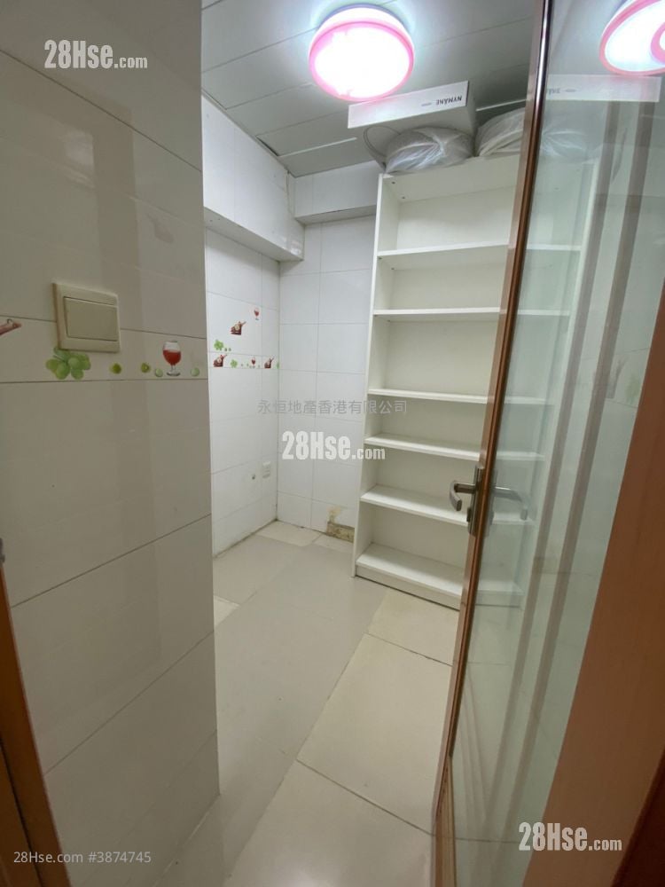Hang Ying House Rental 3 Bedrooms , 1 Bathroom 529 ft² ( 49.1 m² )