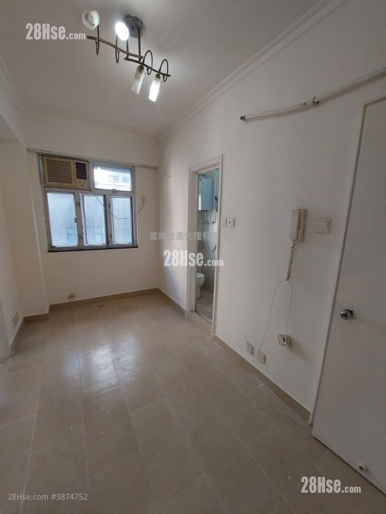 Fu Yip Building Sell 2 Bedrooms , 1 Bathroom 253 ft² ( 23.5 m² )