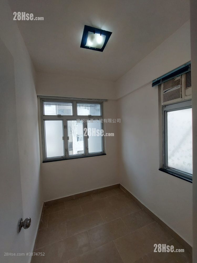 Fu Yip Building Sell 2 Bedrooms , 1 Bathroom 253 ft² ( 23.5 m² )