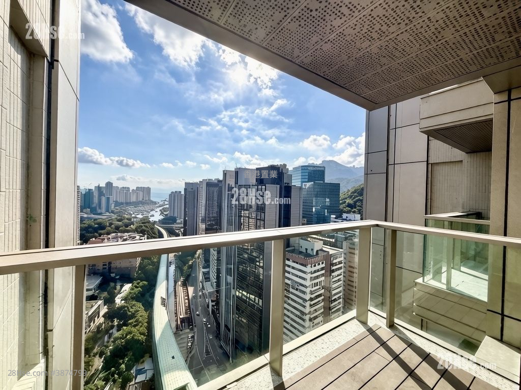 The Southside Rental 4 Bedrooms , 4 Bathrooms 1,267 ft² ( 117.7 m² )