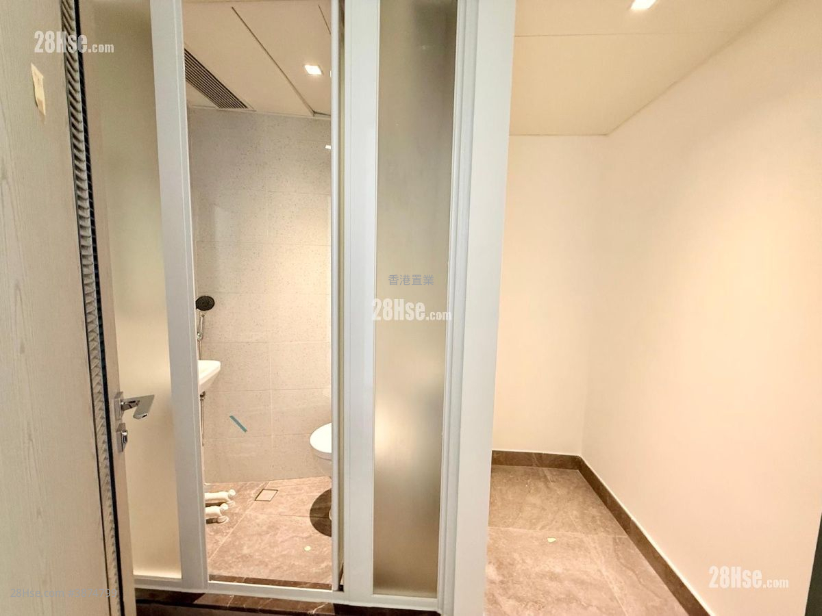 The Southside Rental 4 Bedrooms , 4 Bathrooms 1,267 ft² ( 117.7 m² )