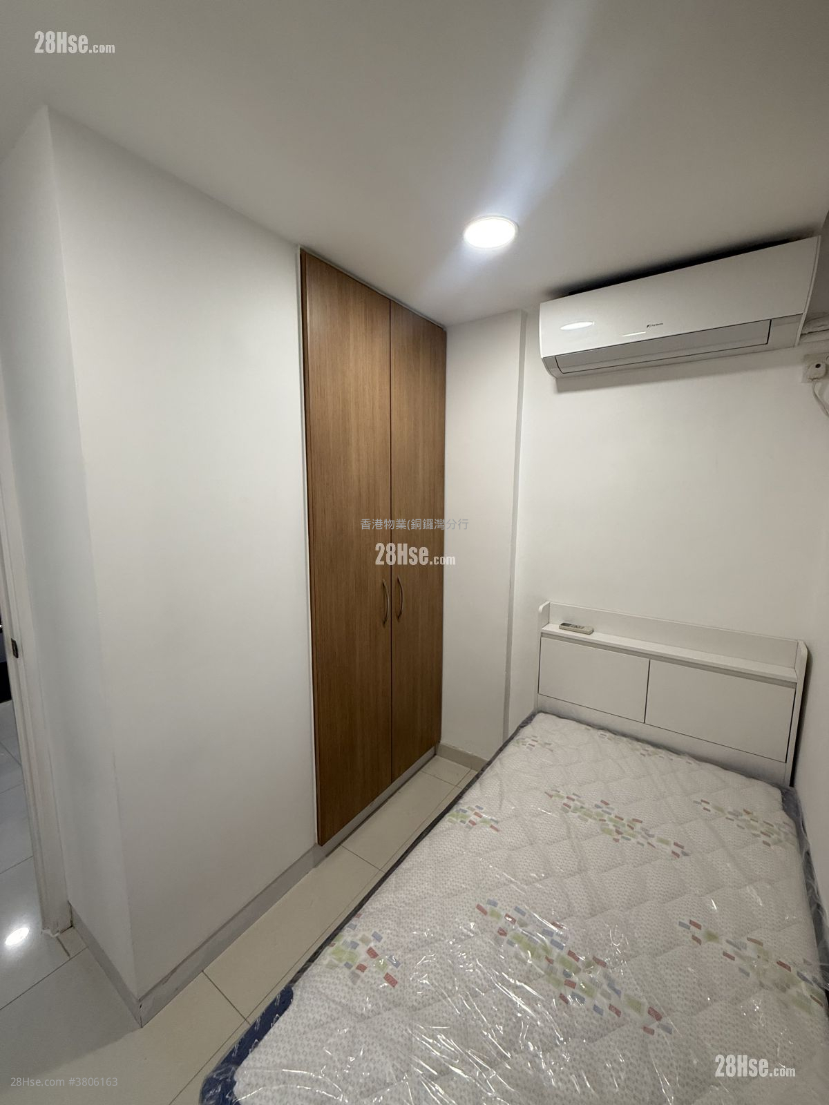 City Mansion Rental 2 Bedrooms , 1 Bathroom 351 ft² ( 32.6 m² )