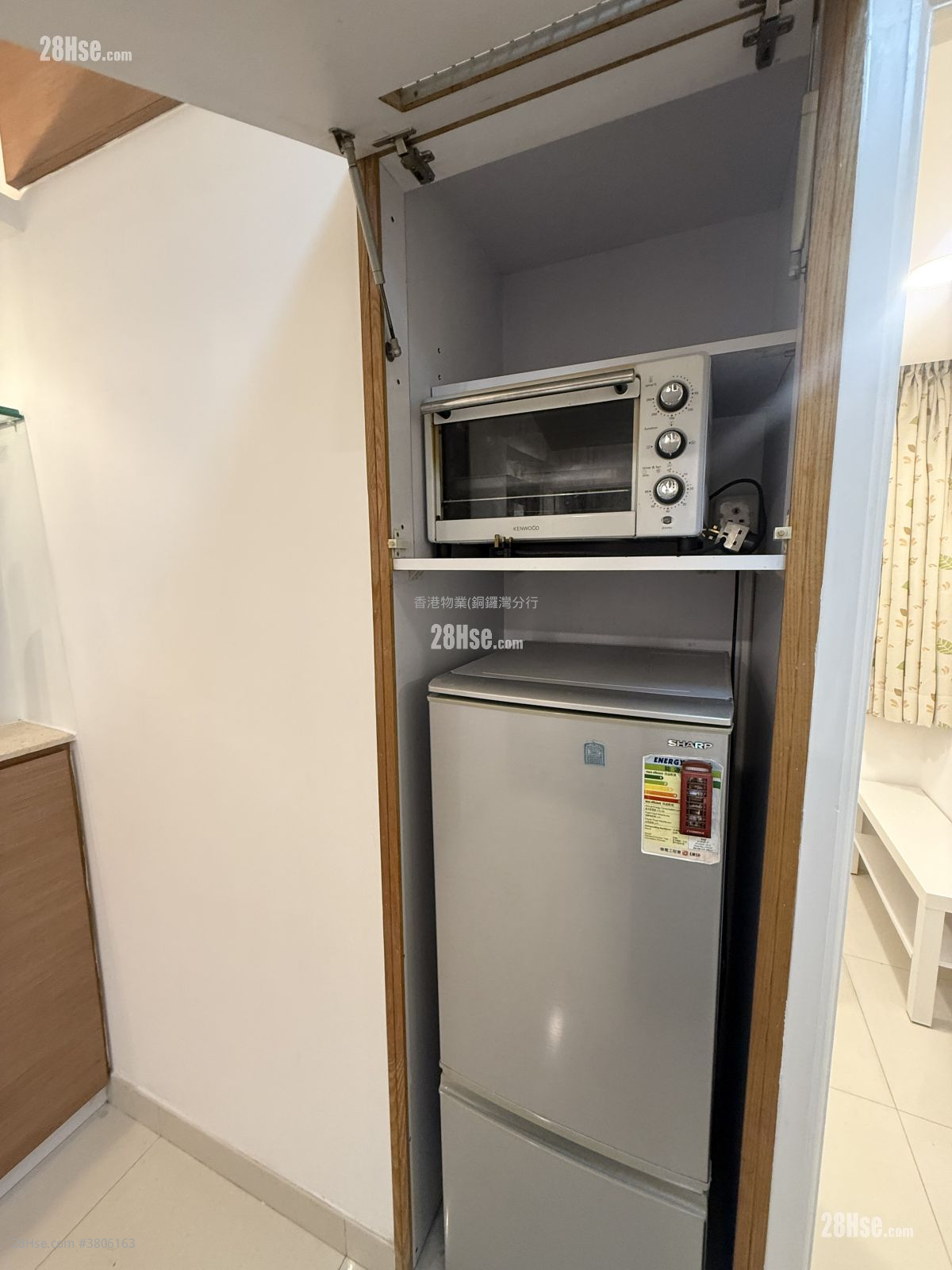 City Mansion Rental 2 Bedrooms , 1 Bathroom 351 ft² ( 32.6 m² )