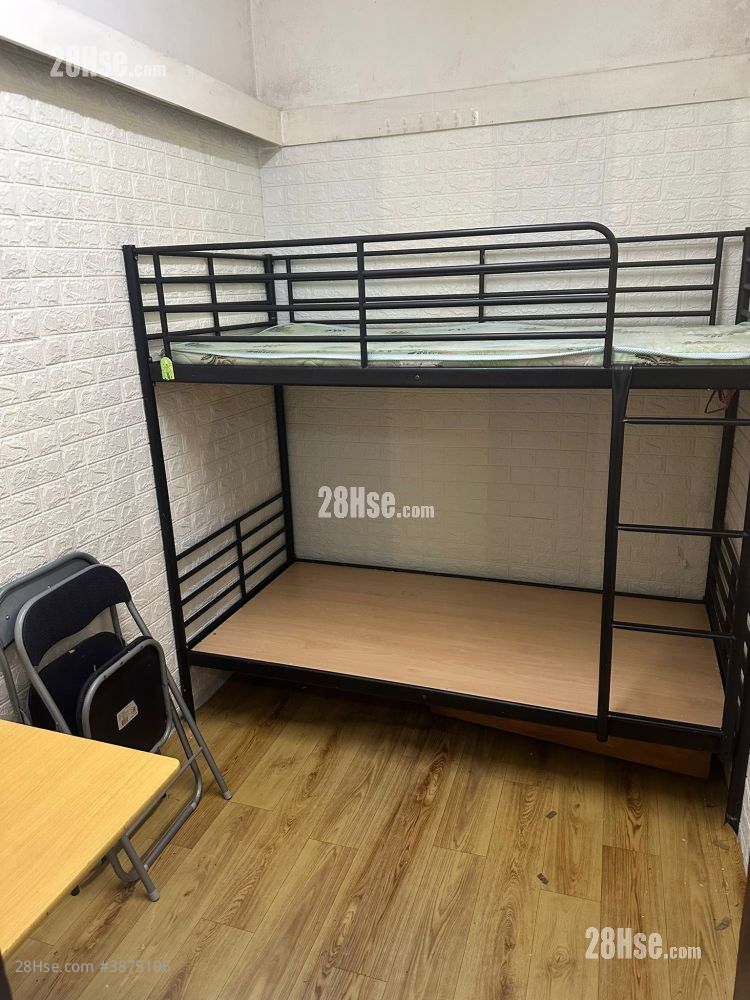 Metropole Building Rental 120 ft² ( 11.1 m² )