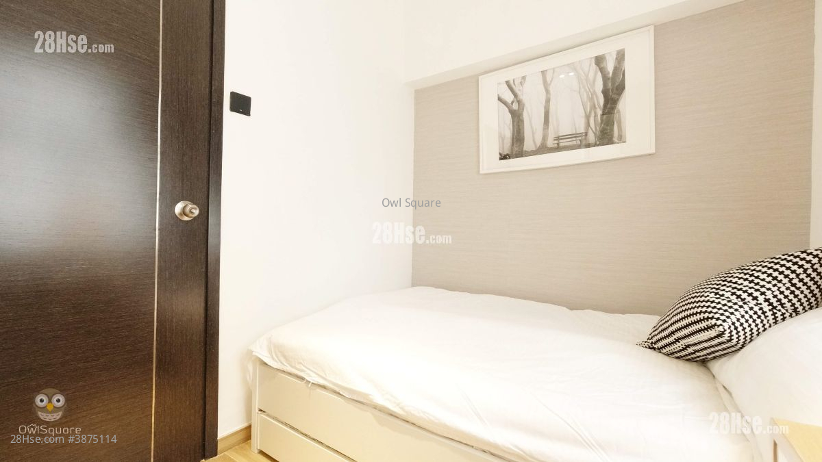 Triumph Court Rental 2 Bedrooms , 1 Bathroom 270 ft² ( 25.1 m² )