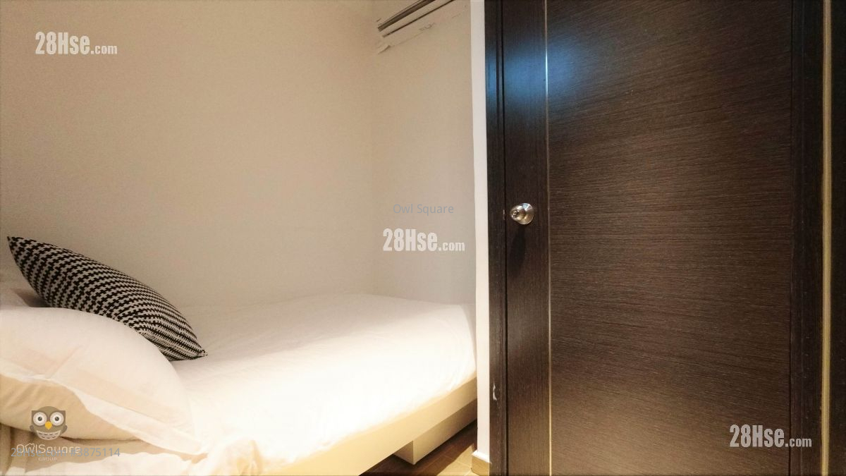 Triumph Court Rental 2 Bedrooms , 1 Bathroom 270 ft² ( 25.1 m² )