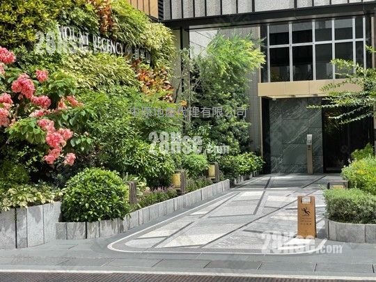 Mount Regency Sell 826 ft² ( 76.7 m² )