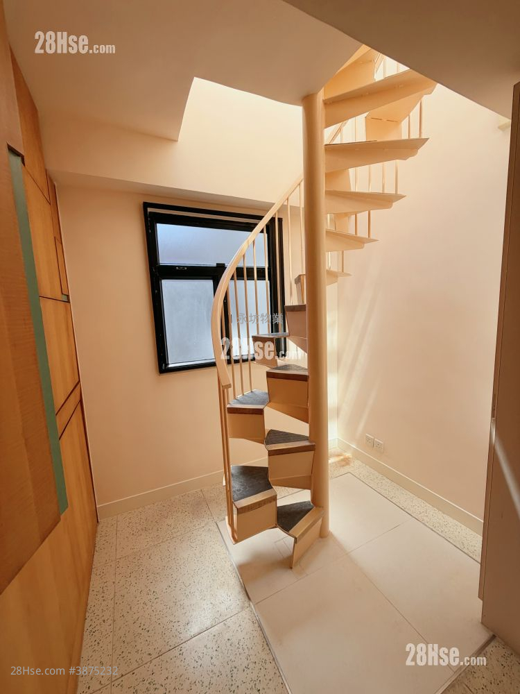 Peak Garden Court Rental 2 Bedrooms , 1 Bathroom 633 ft² ( 58.8 m² )