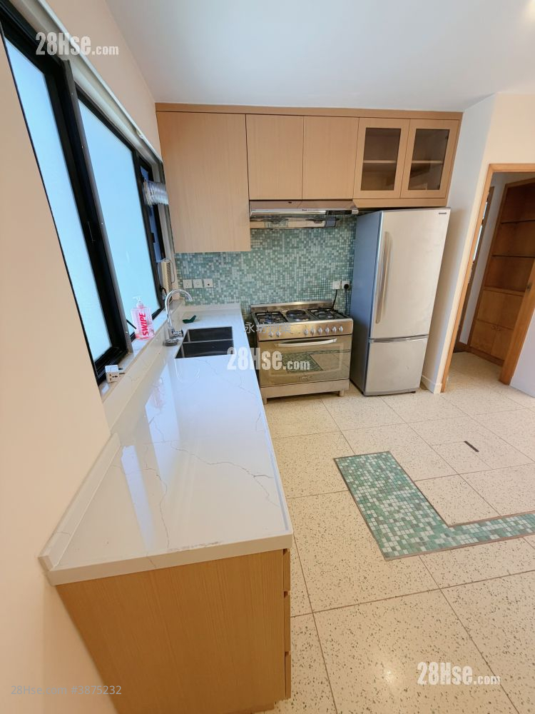 Peak Garden Court Rental 2 Bedrooms , 1 Bathroom 633 ft² ( 58.8 m² )
