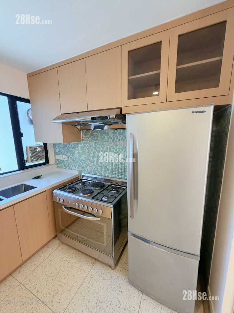 Peak Garden Court Rental 2 Bedrooms , 1 Bathroom 633 ft² ( 58.8 m² )