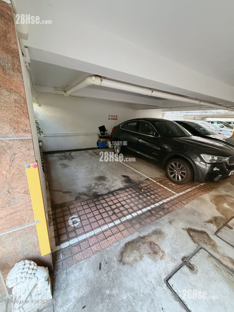 Peak Garden Court Rental 2 Bedrooms , 1 Bathroom 633 ft² ( 58.8 m² )
