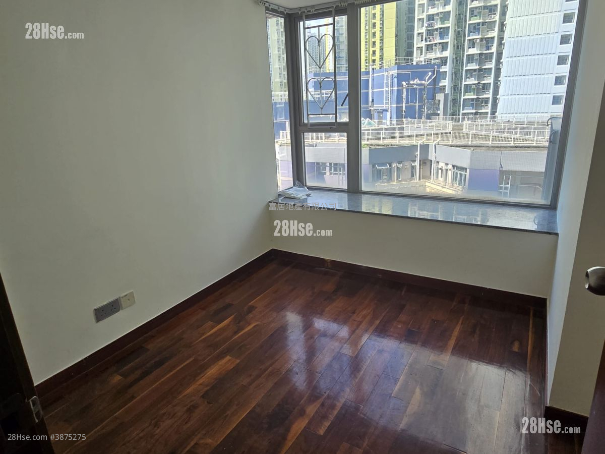 Southern Lodge Rental 3 Bedrooms , 2 Bathrooms 650 ft² ( 60.4 m² )