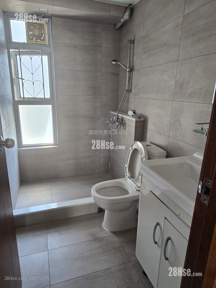 Southern Lodge Rental 3 Bedrooms , 2 Bathrooms 650 ft² ( 60.4 m² )