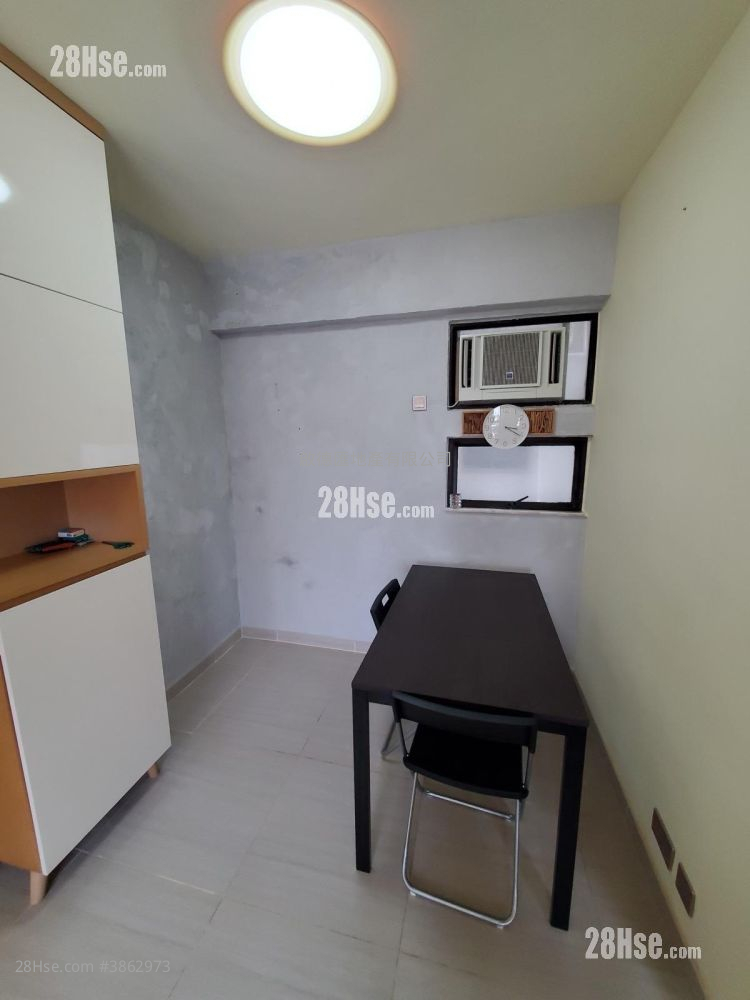 Tai Hing Gardens Sell 2 Bedrooms , 1 Bathroom 394 ft² ( 36.6 m² )