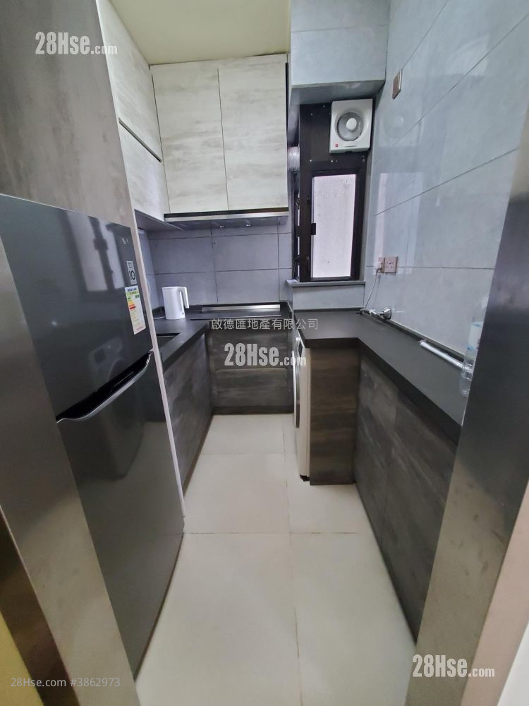 Tai Hing Gardens Sell 2 Bedrooms , 1 Bathroom 394 ft² ( 36.6 m² )