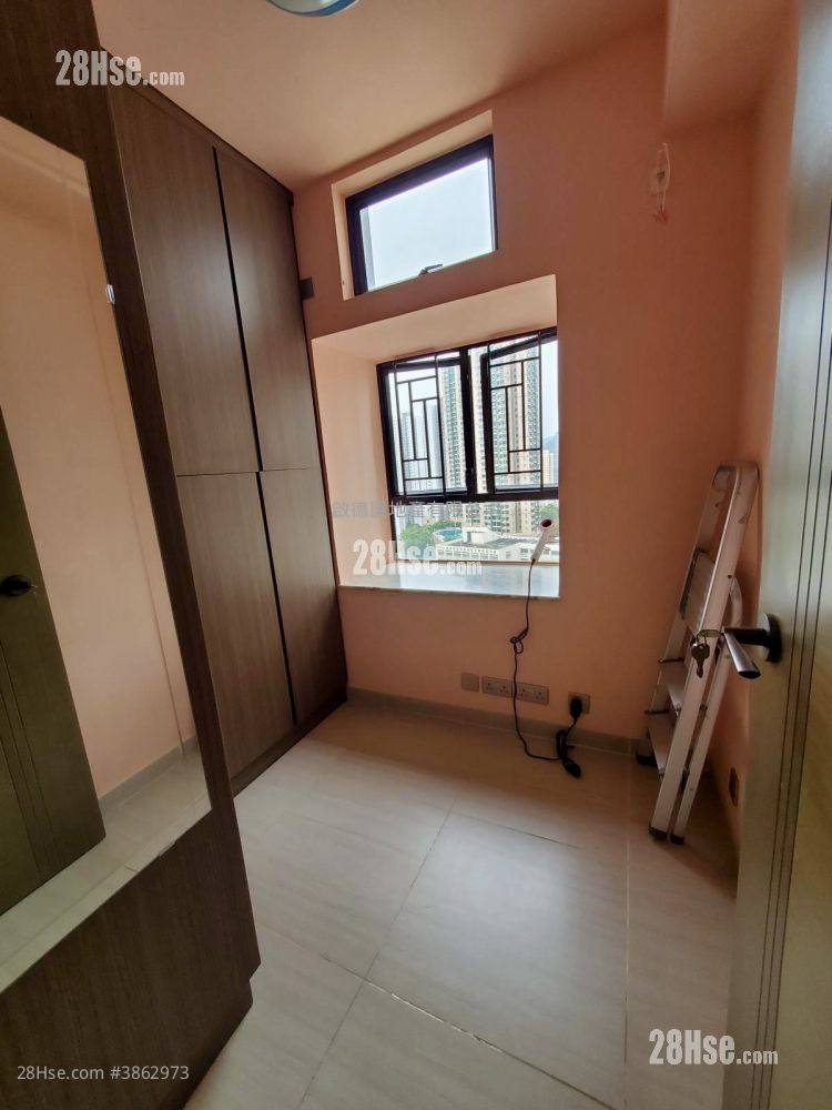 Tai Hing Gardens Sell 2 Bedrooms , 1 Bathroom 394 ft² ( 36.6 m² )