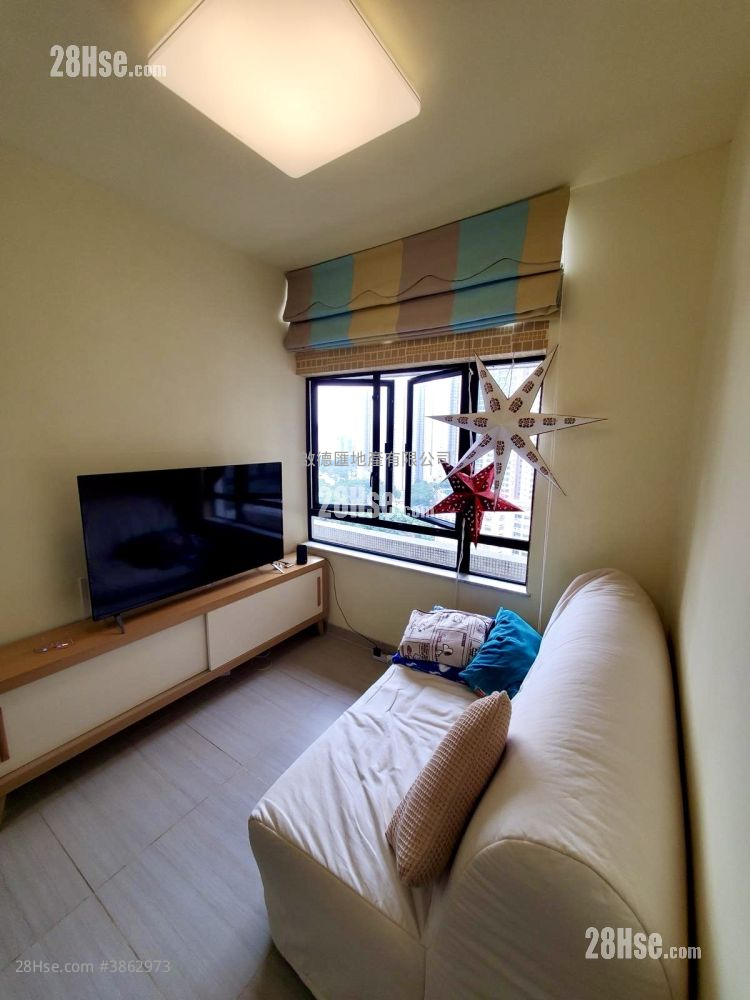 Tai Hing Gardens Sell 2 Bedrooms , 1 Bathroom 394 ft² ( 36.6 m² )