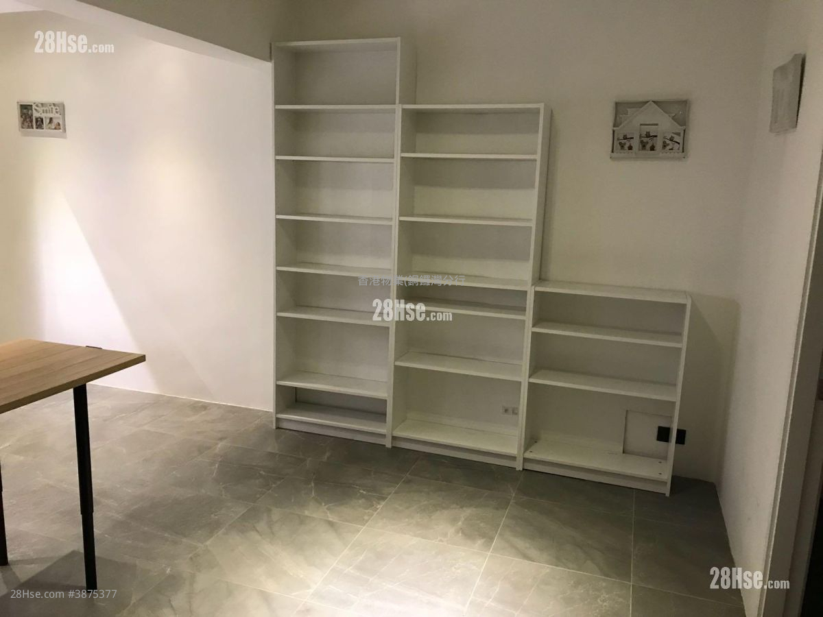 East South Building Rental 2 Bedrooms , 1 Bathroom 476 ft² ( 44.2 m² )