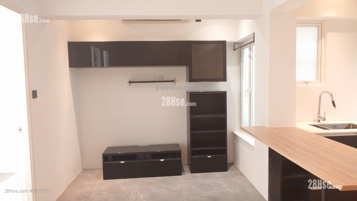 East South Building Rental 2 Bedrooms , 1 Bathroom 476 ft² ( 44.2 m² )