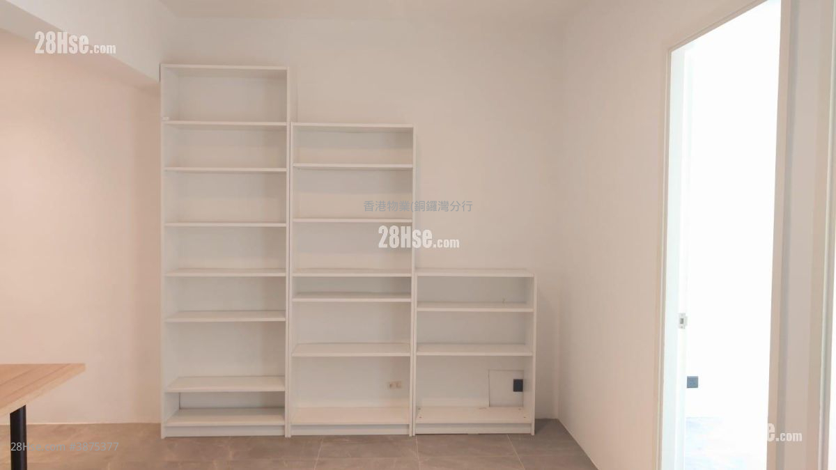 East South Building Rental 2 Bedrooms , 1 Bathroom 476 ft² ( 44.2 m² )