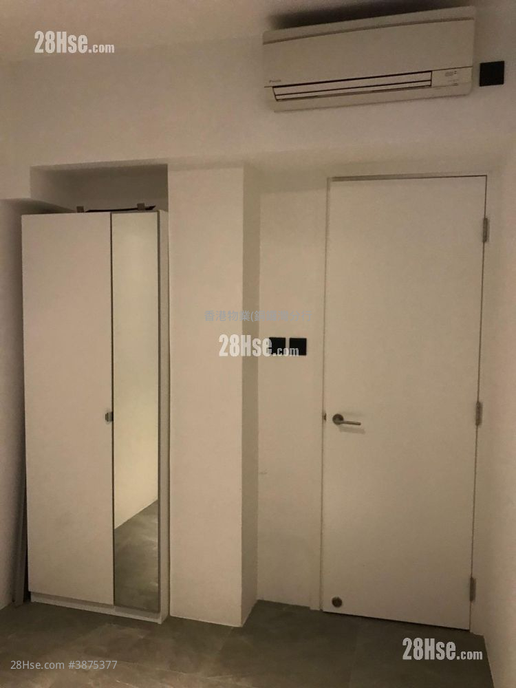 East South Building Rental 2 Bedrooms , 1 Bathroom 476 ft² ( 44.2 m² )
