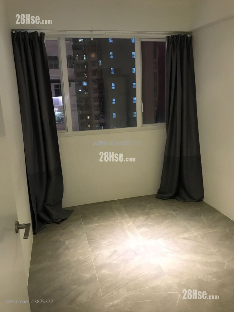 East South Building Rental 2 Bedrooms , 1 Bathroom 476 ft² ( 44.2 m² )